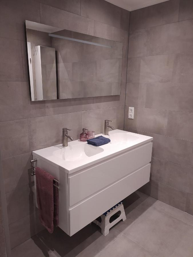 Family Inn Кацхеувел Екстериор снимка